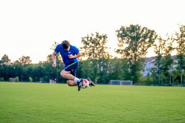 FIFA在卖世界杯，你敢信？（配图示意）